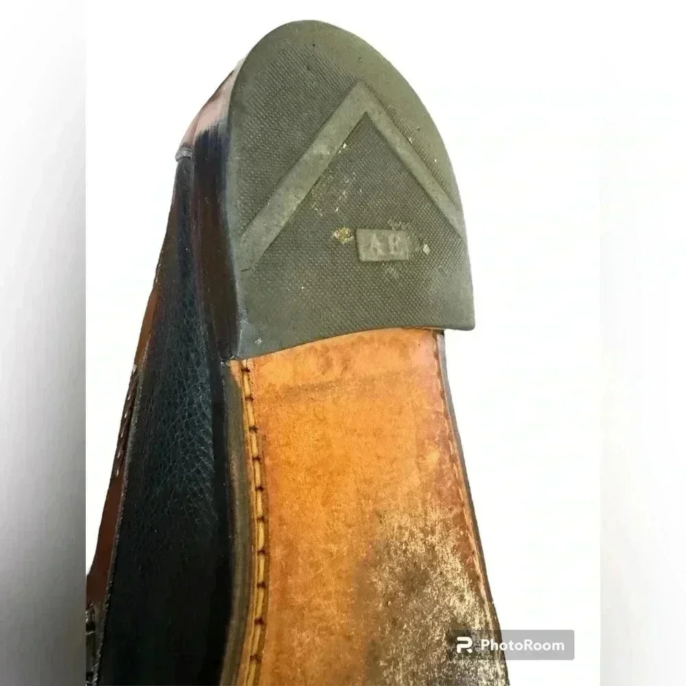Allen Edmonds questions leave